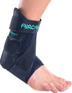 lot 1821 image: Aircast AirSport Ankle Brace-Medium-Right