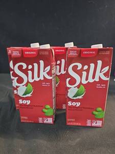 lot 4306 image: (4 Pack) Silk, Soy Milk, Plain, 32 fl oz