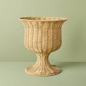 lot 2897 image: Rattan Outdoor Planter Basket - Hearth & Hand�� with Magnolia - Retail $30