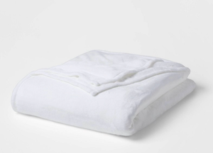lot 40895 image: TwinTwin XL White Plush Blanket