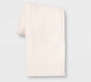 lot 40927 image: Oversized Primalush Throw Blanket Cream