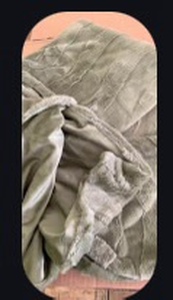 lot 41268 image: Pillowfort Green Wave Kids Plush Throw Blanket
