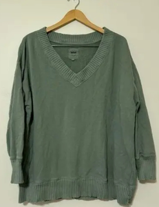 lot 41273 image: Green V-Neck Cotton Sweatshirt