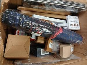 lot 5569 image: Mystery Box