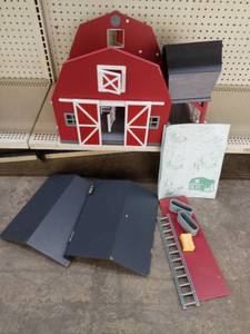 lot 2021 image: Traditional Red Wooden Barn Dollhouse