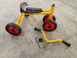 lot 2022 image: Winther Balance Bike - Yellow