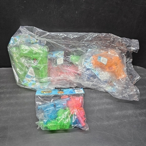 lot 3041 image: Lot of waterguns