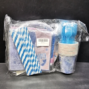 lot 3183 image: Frozen Birthday Party Supplies Set