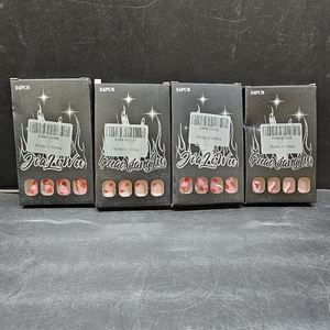 lot 6060 image: Lot of 4, Valentines Days Nails