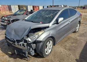 lot 2475 image: 2011 Hyundai Elantra Silver