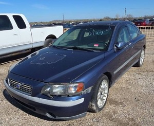 lot 2487 image: 2002 Volvo S60 24T Blue