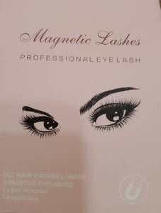 lot 43843 image: Magnetic Lashes Professional Eye Lash Kit EA10EM10 - Retail $15