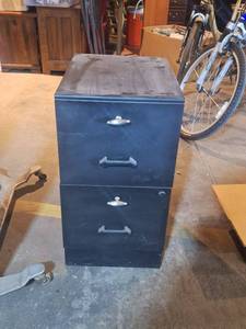 lot 605 image: 2-Drawer Metal File Cabinet with Chrome Handles