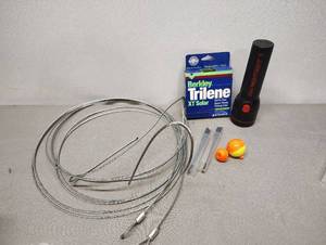 lot 414 image: Fishing Supplies