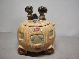 lot 420 image: vintage Brush McCoy Cinderella Pumpkin cookie jar,