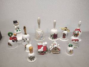 lot 452 image: Bell Collection