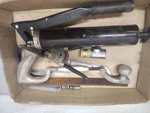 lot 458 image: Miscellaneous Handtool and Hardware