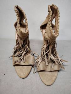 lot 478 image: Leather High Heels