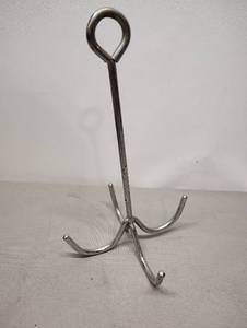 lot 485 image: 4 Prong Metal Tack Hook