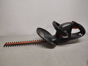 lot 501 image: Black & Decker Electric Hedge Trimmer