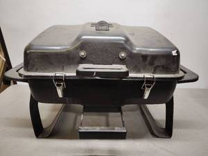 lot 502 image: Camping Grill
