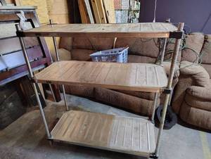 lot 524 image: Heavy Duty Metal Rack