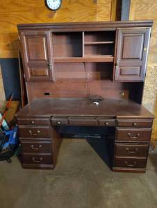 lot 525 image: Wood Office Desk
