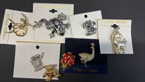 lot 102 image: Quality Enamel and Rhinestone Jewelry Brooches