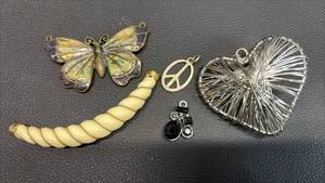 lot 103 image: Vintage and Modern Pendants