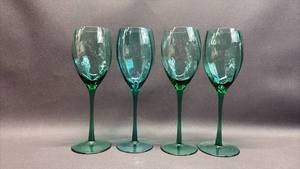 lot 111 image: (4) Color and Swirl Wine Glasses