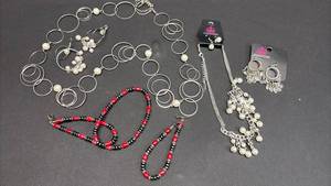 lot 117 image: Jewelry Combo Sets Pearl and Hematite Beads