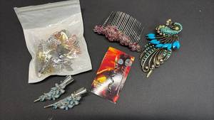 lot 118 image: Amazing Vintage and Modern Embellished Hair Accessories