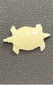 lot 120 image: Ivory Turtle PendantBead