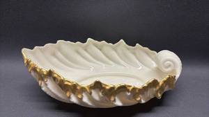 lot 131 image: Lenox 9 inch Leaf Dish