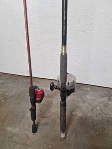 lot 203 image: Zebco Fishing Rod and Reel Combo