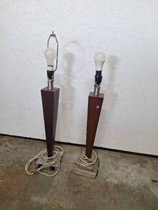 lot 210 image: Mid Century Style Modern Table Lamps Set