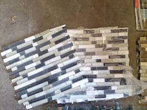 lot 217 image: Glass Mosaic Tile Strip - Black, White and Grey Mix, (4)12 by 12 Inch Sheets