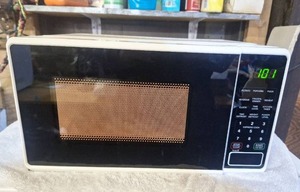 lot 223 image: 700W Digital Microwave Oven MSF0W10007