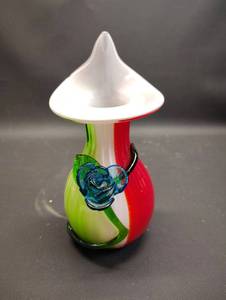 lot 13 image: Hand-Blown Art Glass Jack-in-the-Pulpit Style Vase.