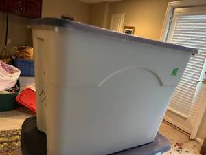 lot 105 image: Halloween mystery box