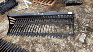 lot 118 image: 84-inch Rock Bucket Skid Steer Attachment