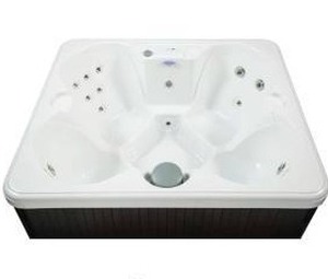 Hudson Bay 4 person 14 Jet Rectangle Plug and Play Hot Tub Retail $3499.00