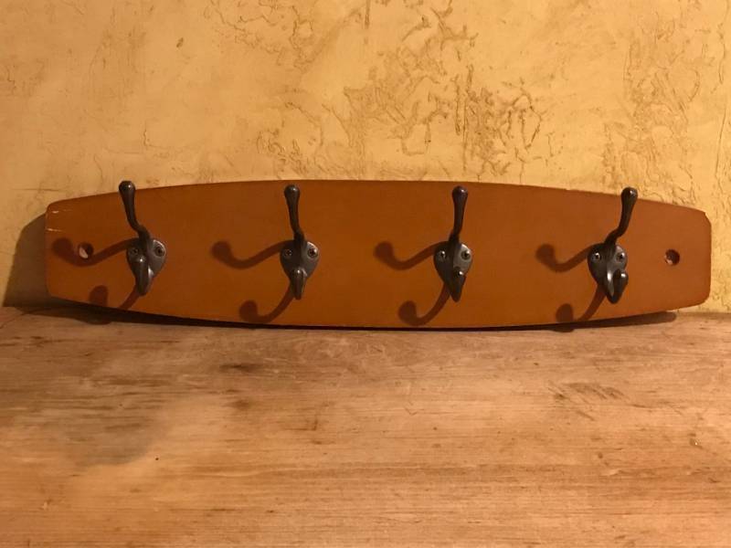 lot 57 image: 18 Wood Wall Hook