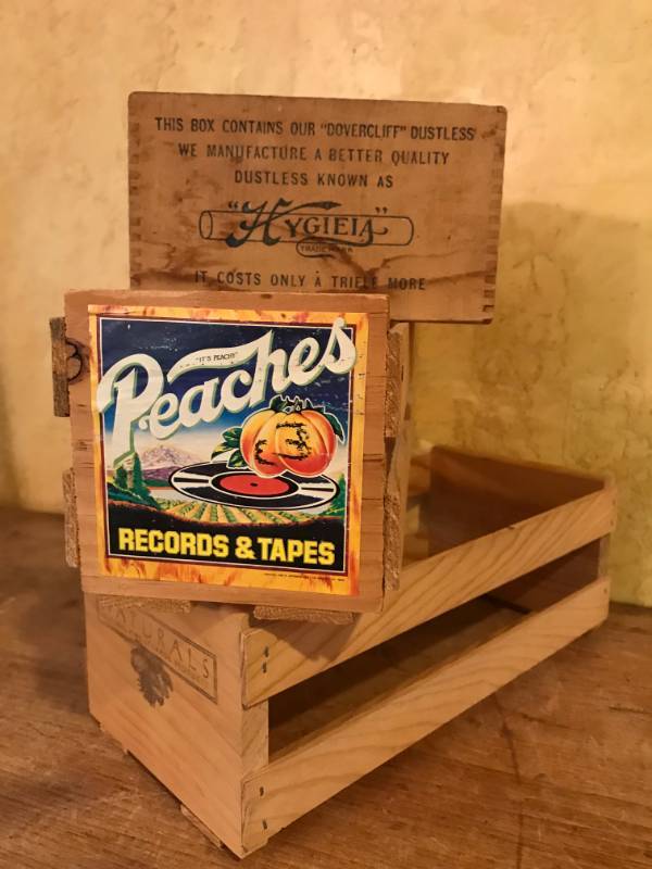 lot 60 image: Set of 3 small boxcrates
