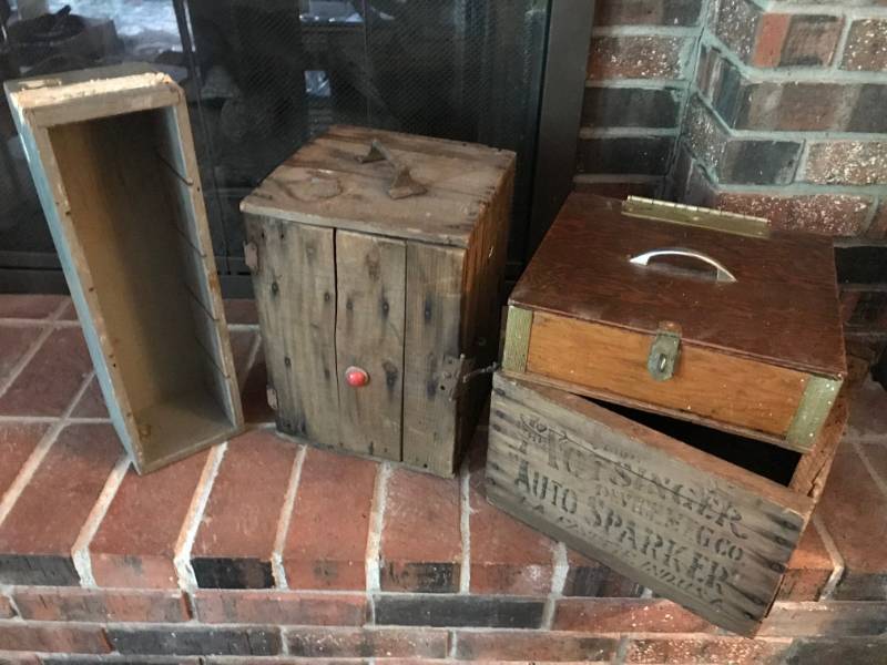 lot 79 image: Variety of Rustic and Vintage Wood Boxes