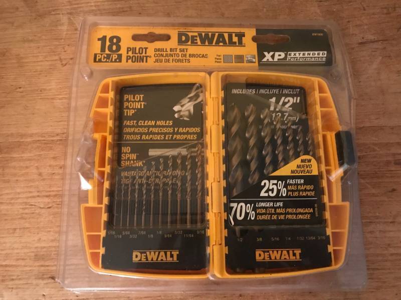lot 86 image: DeWalt 18 piece extended performance drill bit set