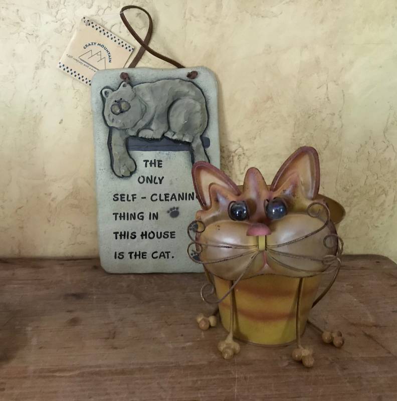 lot 90 image: Metal Cat Planter and Ceramic Cat sign