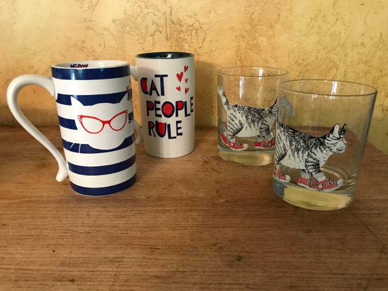 lot 91 image: Set of Cat Glasses and two cat coffee mugs