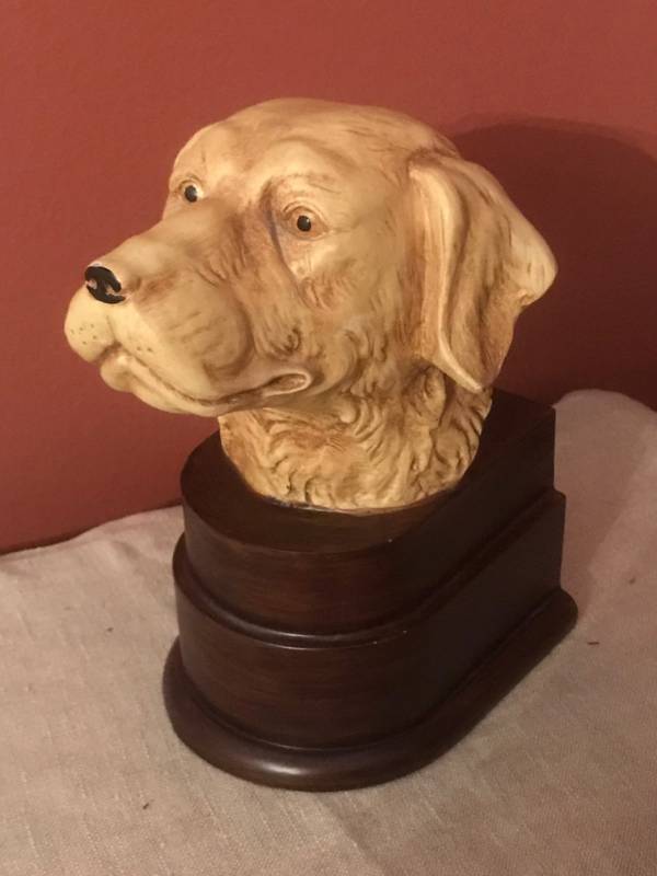 lot 103 image: Golden Retriever statue mounted on wood