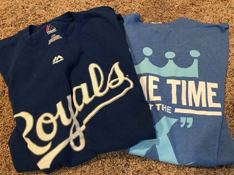lot 125 image: Set of 2 Kansas City Royals t-shirts Large